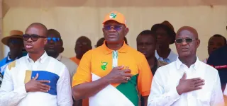 cote-divoire-le-ministre-adje-silas-metch-inaugure-un-terrain-de-basketball-moderne-a-dabou