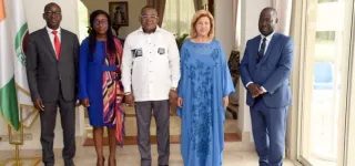 la-premiere-dame-a-recu-le-secretariat-detat-serey-doh