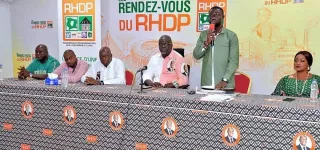encadrement-et-formation-des-militants-de-base-du-rhdp-la-coordination-regionale-outille-les-jeunes-de-cocody