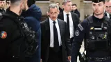 france nicolas sarkozy equipe dun bracelet electronique