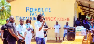 franck-kessie-rehabilite-lecole-de-zebizekou