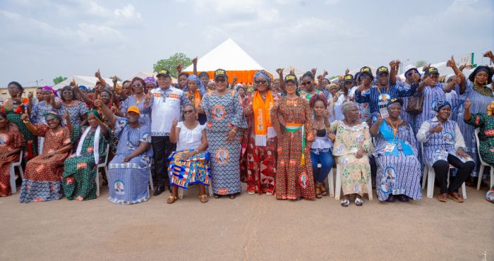Tournée dans le Guémon : Harlette Badou prône la paix et la cohésion ...