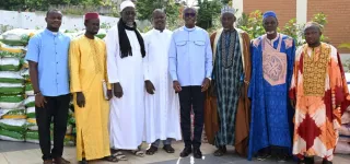 jeune-et-careme-a-bouafle-epiphane-zorro-bi-fait-don-de-vivres-aux-religieux