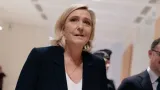 france lavenir politique de marine le pen mis a rude epreuve