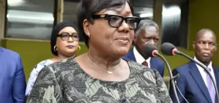 greve-des-enseignants-anne-ouloto-rassure-le-gouvernement-reste-ouvert-au-dialogue