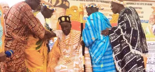 intronisation-du-nouveau-chef-central-des-baoules-dagboville-alla-kouadio-francois-a-officiellement-pris-fonction