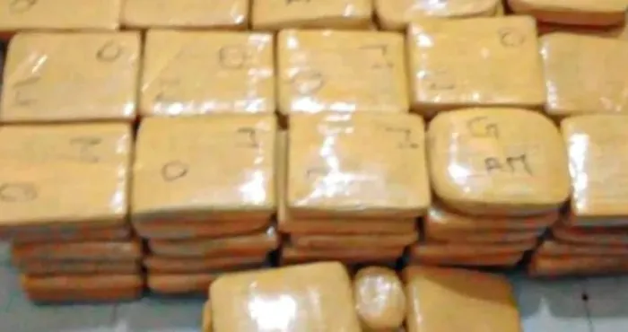 adjame-64-kg-de-cannabis-saisis-le-dealer-de-22-ans-arrete