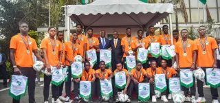 double-qualification-historique-pour-la-coupe-du-monde-letat-celebre-les-elephanteaux-filles-et-garcons