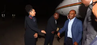 gabon-lex-president-ali-bongo-et-sa-famille-atterrissent-en-angola
