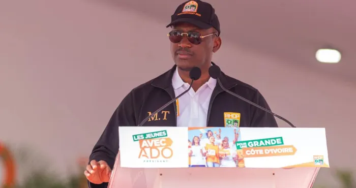 dun-stade-a-un-autre-la-symphonie-toure-mamadou-electrise-la-campagne-du-rhdp