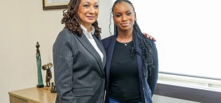 la-ministre-francoise-remarck-felicite-les-miss-ci-sortantes-et-reaffirme-son-soutien-au-comici