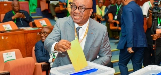 assemblee-generale-elective-de-la-fif-les-temps-forts-de-la-reconduction-de-yacine-idriss-diallo