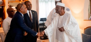 audience-entre-alassane-ouattara-et-mamadi-doumbouya