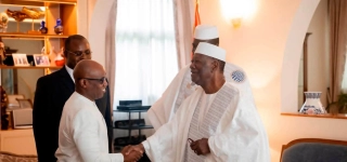 audience-entre-alassane-ouattara-et-mamadi-doumbouya