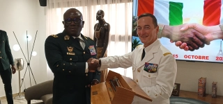 photos-le-general-darmees-lassina-doumbia-a-recu-son-homologue-francais-hier-a-letat-major