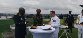 photos-le-general-darmees-lassina-doumbia-a-recu-son-homologue-francais-hier-a-letat-major