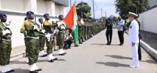 photos-le-general-darmees-lassina-doumbia-a-recu-son-homologue-francais-hier-a-letat-major