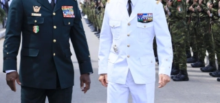 photos-le-general-darmees-lassina-doumbia-a-recu-son-homologue-francais-hier-a-letat-major