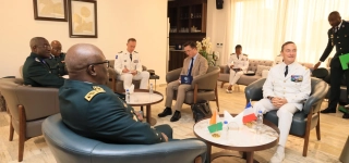 photos-le-general-darmees-lassina-doumbia-a-recu-son-homologue-francais-hier-a-letat-major