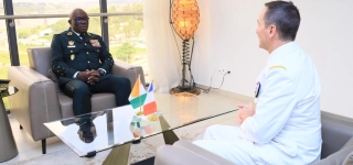 photos-le-general-darmees-lassina-doumbia-a-recu-son-homologue-francais-hier-a-letat-major