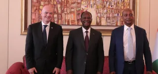 le-chef-de-letat-a-echange-mardi-avec-le-president-de-la-fifa-et-le-president-de-la-caf