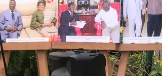 hommage-de-la-nation-a-laurent-dona-fologo-dans-les-locaux-de-fraternite-maternite-ou-il-fut-le-1er-redacteur-en-chef