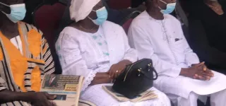 hommage-de-la-nation-a-laurent-dona-fologo-dans-les-locaux-de-fraternite-maternite-ou-il-fut-le-1er-redacteur-en-chef