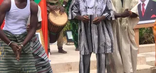 hommage-de-la-nation-a-laurent-dona-fologo-dans-les-locaux-de-fraternite-maternite-ou-il-fut-le-1er-redacteur-en-chef