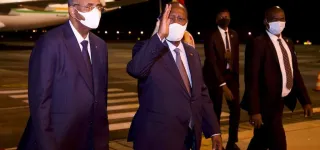 le-president-de-la-republique-a-regagne-abidjan-apres-le-sommet-sur-le-financement-des-economies-africaines-a-paris