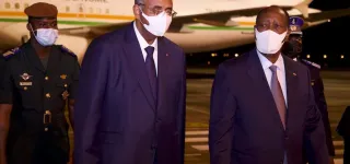 le-president-de-la-republique-a-regagne-abidjan-apres-le-sommet-sur-le-financement-des-economies-africaines-a-paris