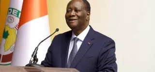 le-president-de-la-republique-a-regagne-abidjan-apres-le-sommet-sur-le-financement-des-economies-africaines-a-paris