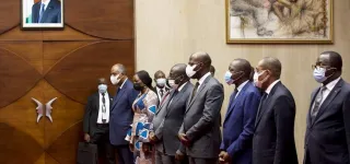 le-president-de-la-republique-a-regagne-abidjan-apres-le-sommet-sur-le-financement-des-economies-africaines-a-paris