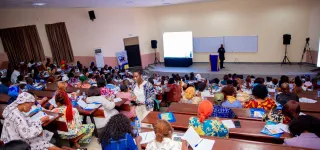 450-benevoles-engages-pour-la-paix-a-travers-le-programme-crea-paix