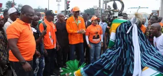 depot-de-candidature-de-ouattara-une-mobilisation-exceptionnelle-des-militants-du-rhdp-a-la-cei