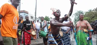 depot-de-candidature-de-ouattara-une-mobilisation-exceptionnelle-des-militants-du-rhdp-a-la-cei