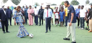 abobo-la-fondation-sebastien-haller-et-lunicef-sensibilisent-les-familles-a-limportance-de-proteger-chaque-enfant-grace-a-la-vaccination