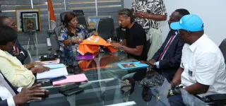 abobo-la-fondation-sebastien-haller-et-lunicef-sensibilisent-les-familles-a-limportance-de-proteger-chaque-enfant-grace-a-la-vaccination