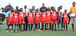 abobo-la-fondation-sebastien-haller-et-lunicef-sensibilisent-les-familles-a-limportance-de-proteger-chaque-enfant-grace-a-la-vaccination