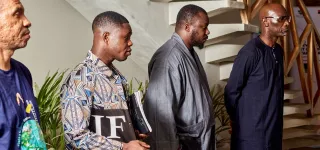 lexposition-resilience-de-yeanzi-toujours-dactualite-a-la-maison-de-lart-de-grand-bassam-jusquau-18-novembre-2025