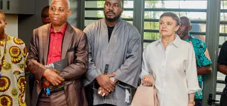 lexposition-resilience-de-yeanzi-toujours-dactualite-a-la-maison-de-lart-de-grand-bassam-jusquau-18-novembre-2025