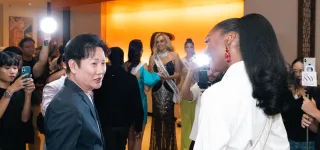 miss-univers-2025-olivia-yace-fait-honneur-au-drapeau-ivoirien-en-thailande