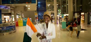 miss-univers-2025-olivia-yace-fait-honneur-au-drapeau-ivoirien-en-thailande
