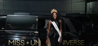 miss-univers-2025-olivia-yace-fait-honneur-au-drapeau-ivoirien-en-thailande