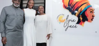 miss-univers-2025-olivia-yace-fait-honneur-au-drapeau-ivoirien-en-thailande