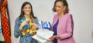 la-ministre-francaise-eleonore-caroit-et-lambassadeur-de-france-en-cote-divoire-decouvrent-la-nouvelle-museographie