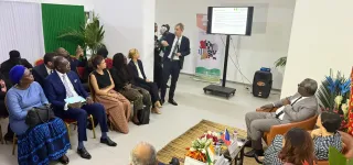 la-ministre-francaise-eleonore-caroit-et-lambassadeur-de-france-en-cote-divoire-decouvrent-la-nouvelle-museographie