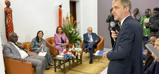 la-ministre-francaise-eleonore-caroit-et-lambassadeur-de-france-en-cote-divoire-decouvrent-la-nouvelle-museographie