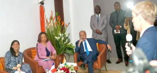 la-ministre-francaise-eleonore-caroit-et-lambassadeur-de-france-en-cote-divoire-decouvrent-la-nouvelle-museographie