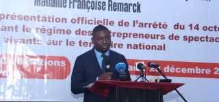 la-ministre-francoise-remarck-a-presente-larrete-determinant-le-regime-juridique-des-entrepreneurs-de-spectacles-vivants-sur-le-territoire-national