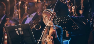 avant-son-zenith-didi-b-offre-un-concert-prive-a-ses-fans-dabidjan